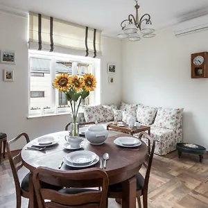 Cheerful Air Conditioned With Mezzanine And Parking - Old Town , Cracovia Polonia